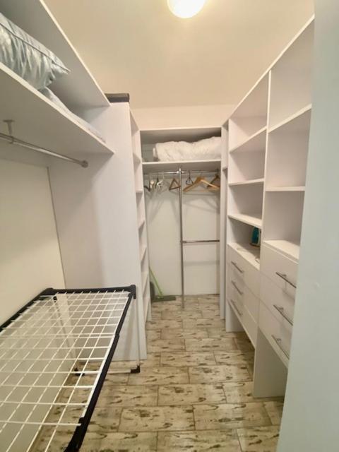 В 2 Минутах Від Метро Чудова Квартира В Новому Домі Kiev Luaran gambar